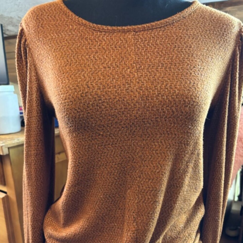 EUC like new puff long sleeve shirt/blouse color is cognac